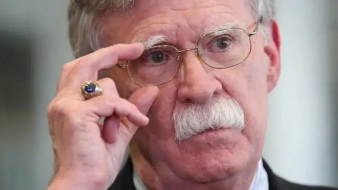 John Bolton tomó posesión en abril de 2018. Es el tercer hombre que ocupa este puesto en el gobierno de Trump.