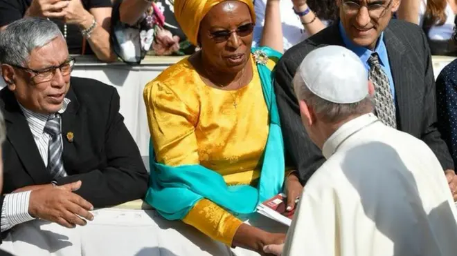 Margueritte Barankitse aramukanya na Papa Francis