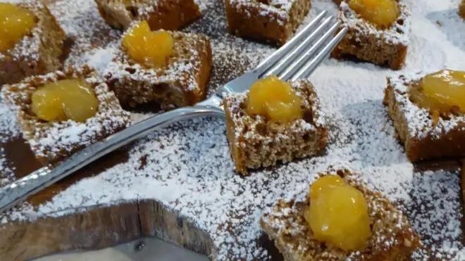 日德兰半岛制作糕点的家庭主妇争着抢着当咖啡桌的出色女主厨。