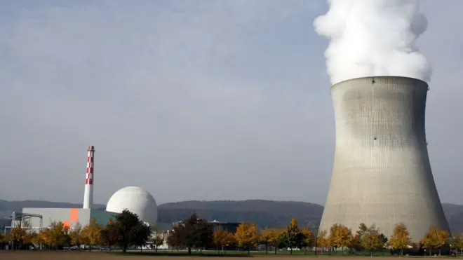 АЭС в муниципалитете Лайбштадт в кантоне Аргау