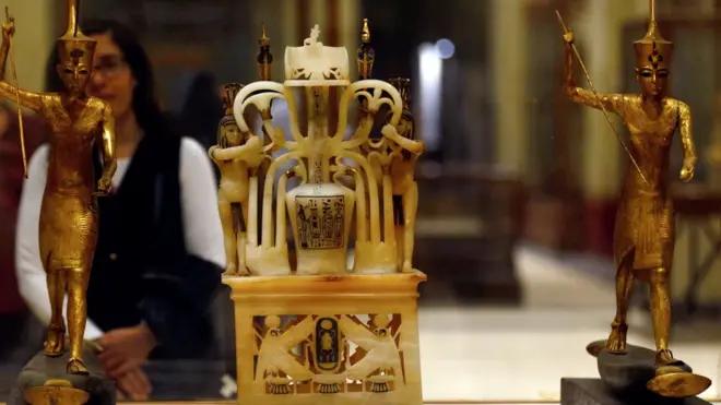 العديد من القطع الأثرية المصرية الشهيرة موجودة خارج مصر