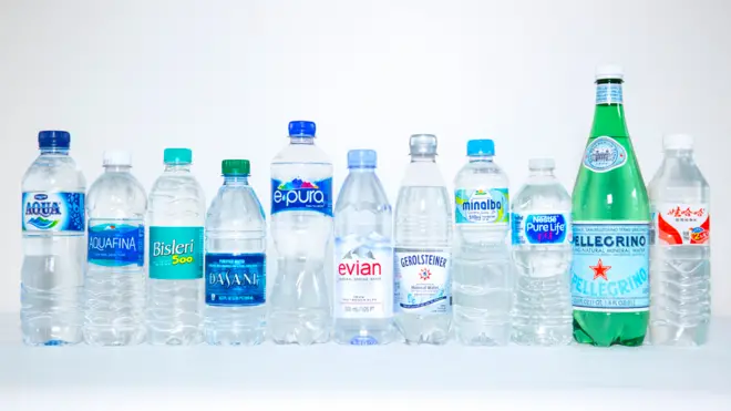 پانی کی بوتلیں