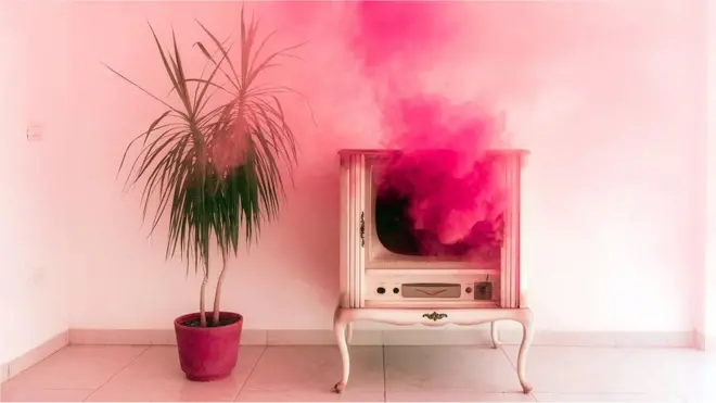 Suuraa foolii karaa TV dhufu agarsiisu, haalluu diimadii