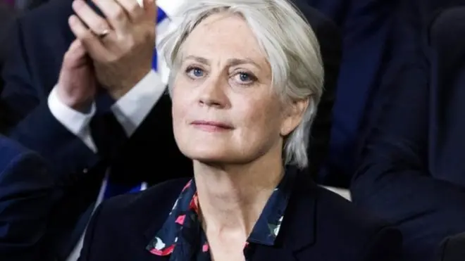 法国总统候选人菲永的妻子被控“吃空饷”数年来高达数十万欧元。