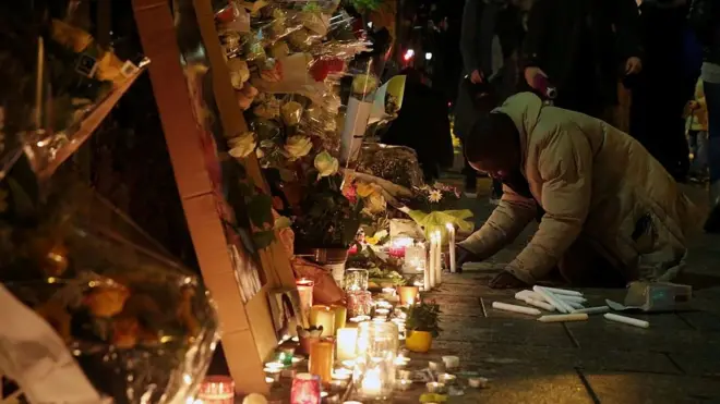 استهدفت هجمات باريس في نوفمبر/تشرين الثاني 2015 مسرح باتكلان، واستاد دو فرانس، وعدد من المقاهي في العاصمة الفرنسية