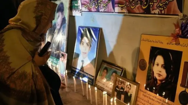 دسمبر سنہ 2014 میں طالبان شدت پسندوں نے پشاور میں آرمی پبلک سکول پر حملہ کر کے 140 سے زیادہ افراد کو ہلاک کر دیا تھا جن میں اکثریت طلبا کی تھی