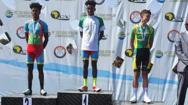 ኣብ ናይ ጁንየር ደቂ ተባዕትዮ ቀዳማይን ካልደአይን ዝወጽኡ ኣኽሊሉ ኣረፋይነን ዩናስ ተኪአን ኣብ ምዕዳል ሽልማት