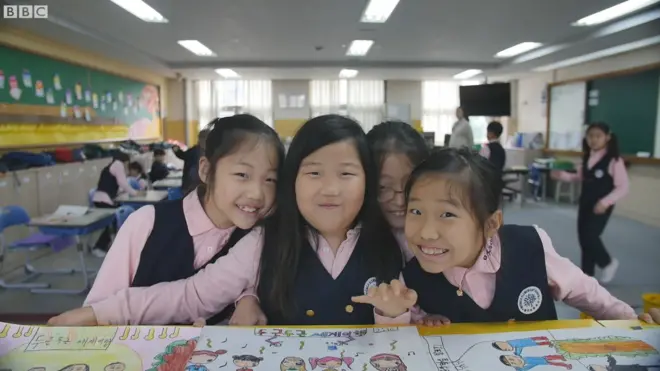 명지초등학교 학생들