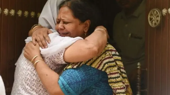 رشتے داروں کا کہنا ہے کہ بھاٹیہ خاندان خود کشی نہیں کر سکتا