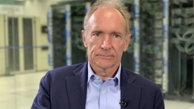Sir Tim Berners-Lee ayaa codsaday in dunidu ay si deg deg ah wax uga qabato walaaca uu qabo