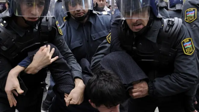 Azərbaycanda "siyasi məhbuslar"