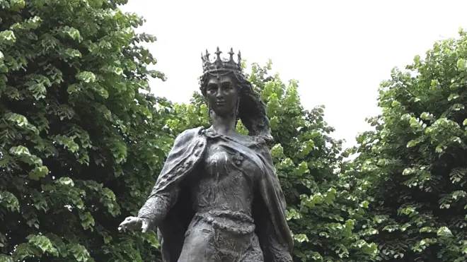 пам'ятник Анни Ярославни в Санлісі