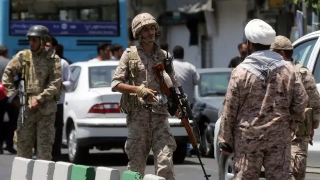 Атака на парламент и мавзолей стала первым нападением в Иране с участием смертников