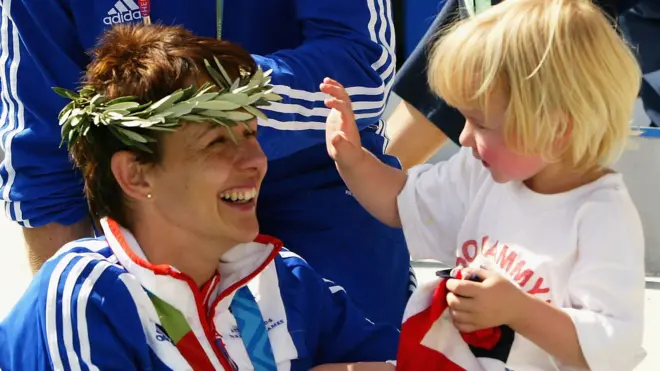 Tanni Grey-Thompson y su hija Carys.