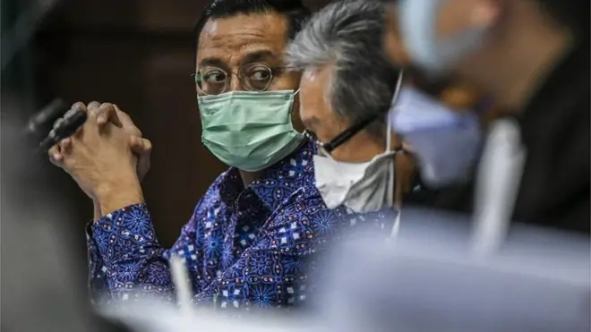 Eks Menteri Sosial Juliari Batubara dinyatakan bersalah dalam kasus korupsi dana bantuan sosial (bansos). Dia divonis penjara selama 12 tahun.