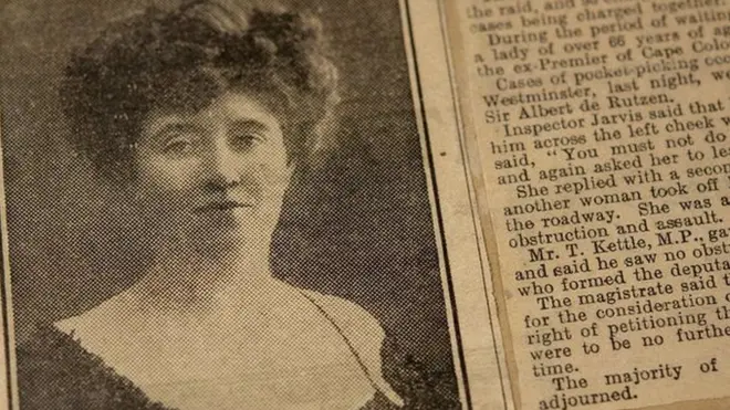 Recorte de periódico