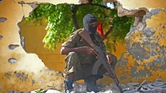 La capital Mogadiscio se ve constantemente siendo blanco de ataques del grupo yihadista al Shabab.