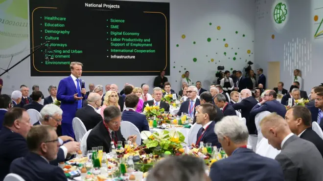 деловой завтрак сбербанка на форуме в петербурге