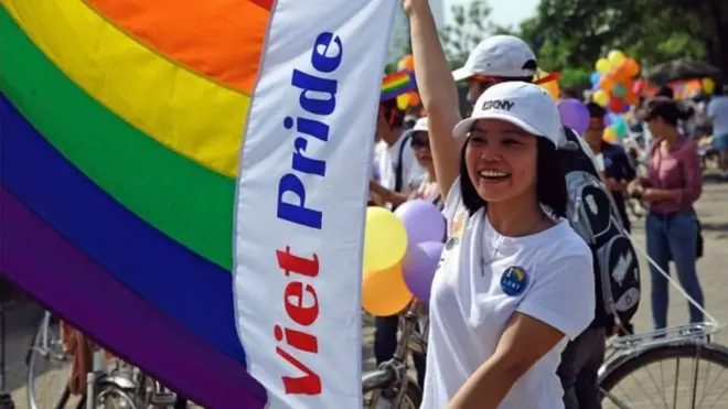 Một cuộc diễu hành của những người ủng hộ cộng đồng LGBT tại Việt Nam