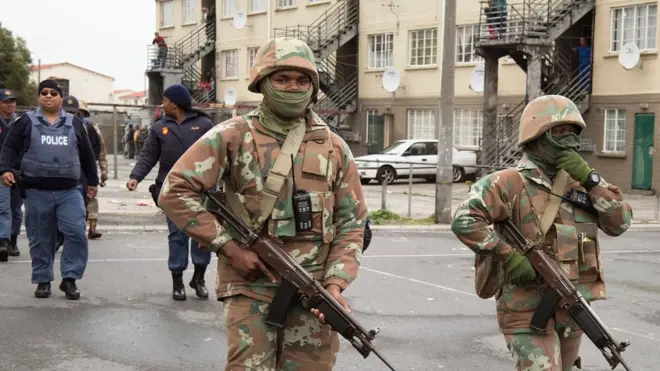 Les patrouilles de l'armée sud-africaine dans les rue du Cap ont débuté le 18 juillet 2019