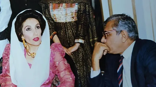 سابق وزیر اعظم بےنظیر بھٹو نے یہ آفر کی کہ ضیا الدین ان کے مشیر بن جائیں