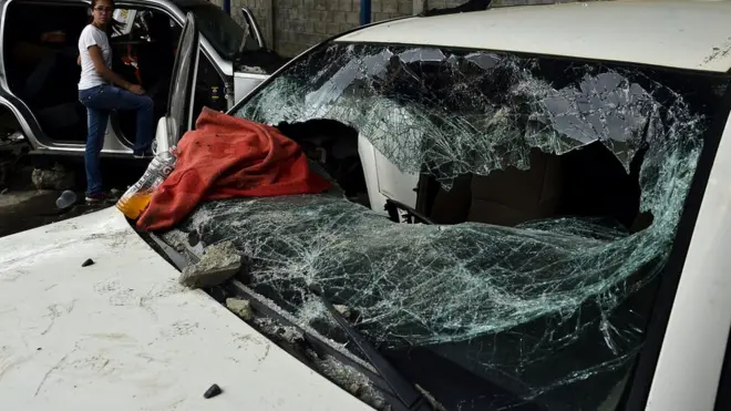 Протесты ы Венесуэле проходят на фоне сильного экономического кризиса и нередко оборачиваются мародерством