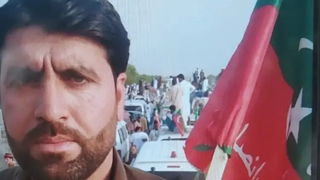 سید احمد پاکستان تحریکِ انصاف کے ایک جیالے کارکن تھے اور پارٹی کے لیے ہمیشہ کچھ کر گزرنے کے لیے تیار رہتے تھے