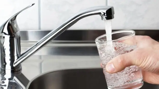 Water Theraphy: Àwọn àmi méje tó ń tọ́ka sí pé oò kí ń mu omi bí ó ti tó