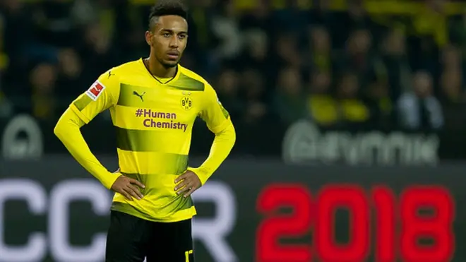 "Pour raisons disciplinaires Aubameyang ne fera pas partie de l'équipe pour le match de demain", a écrit l'actuel troisième de Bundesliga sur Twitter sans donner davantage d'informations.