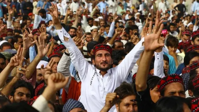 پشتون تحفظ موومنٹ کا جلسہ اتوار کی رات گئے تک جاری رہا