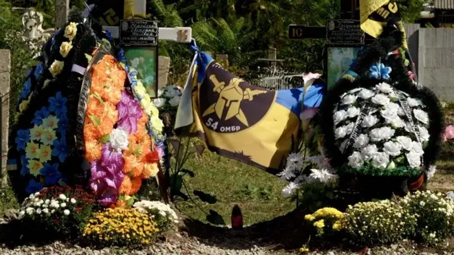 Кристина ва Свитлананинг қабрлари ёнма-ён жойлашган.