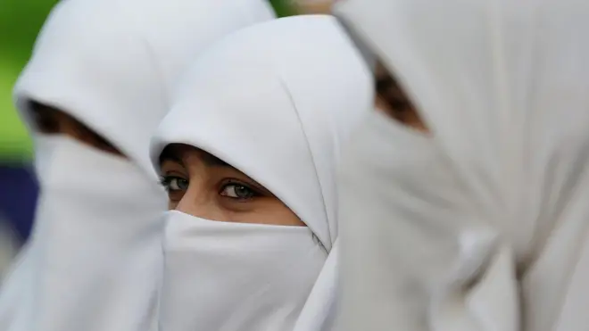 Shamarran hijaaba uffatanii jiran