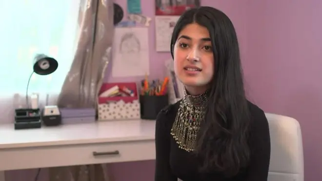 فتاة مسلمة تجتاح تيك توك بحيلة مبتكرة عن معتقلات المسلمين في الصين