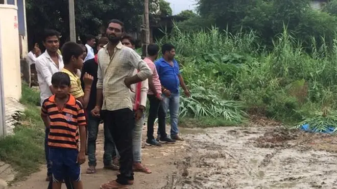 ब्रह्मदेव यादव के गांव का हाल