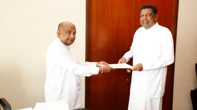 කුමාර වෙල්ගමගෙන් යෝජනා 7 ක්