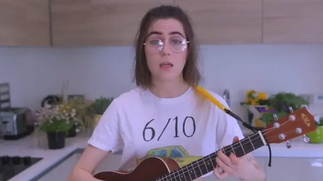 Dodie decidió pedir ayuda psiquiátrica cuando empezó tener pensamientos suicidas.