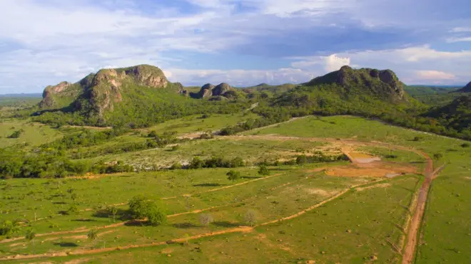 Parte das montanhasdicas de roletaAraguainha, na área central da cratera