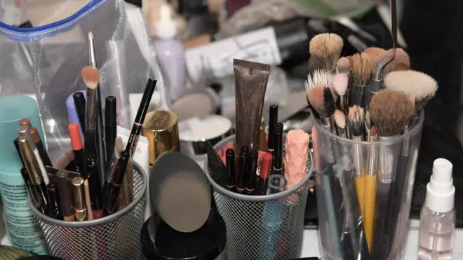 میک اپ کی مصنوعات