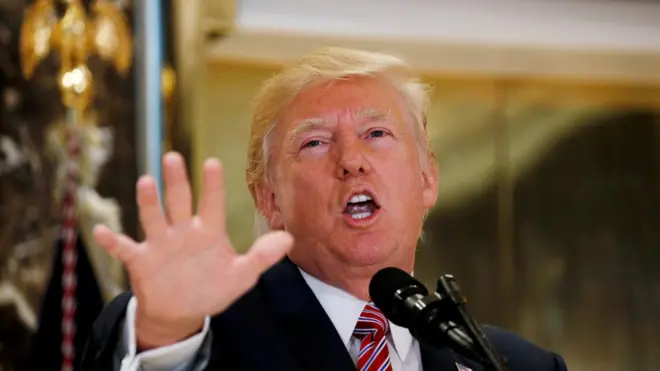 Dirigentes republicanos han condenado la renuencia de Trump de condenar a supremacistas blancos por la violencia el sábado pasado.