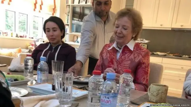 शेख़ा लतीफ़ा मेरी रॉबिन्सन के साथ