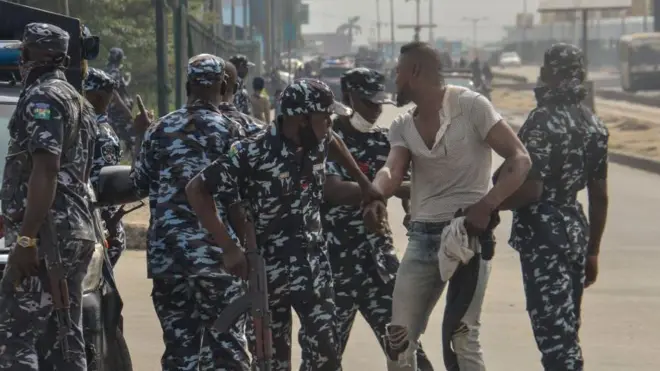 Awọn ọlọpaa to n mu oluwọde niluu Eko