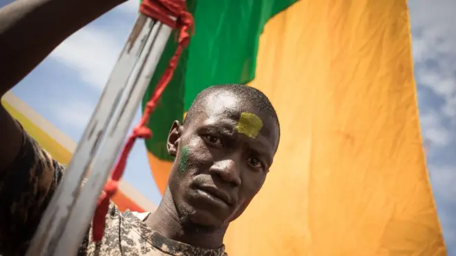 Le président de la transition, le colonel Assimi Goita a appelé les Maliens à une "mobilisation générale" vendredi 14 janvier sur tout le territoire