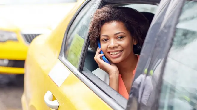 Чернокожим приходится дольше ожидать подтверждения заказа, а женщинам - дольше ехать