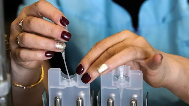 Mụta etu e si eme sanitizer n'ụlọ