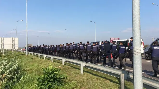 Поліція розділила мітинугвальників