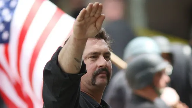 8chan es usada frecuentemente por grupos supremacistas blancos.