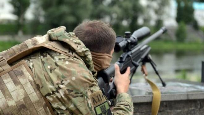 У 2015 році Верховна Рада офіційно дозволила служити у Збройних силах України громадянам іноземних держав