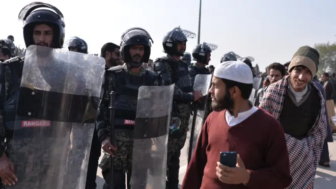 دھرنے سے عام شہریوں کو کئی مشکلات کا سامنا کرنا پڑا