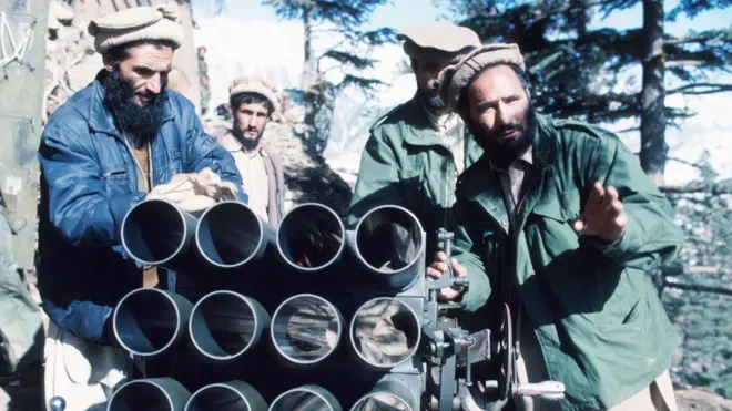 Los muyahidines, combatientes yihadistas de Afganistán, recibieron ayuda militar estadounidense para oponerse a la invasión soviética.