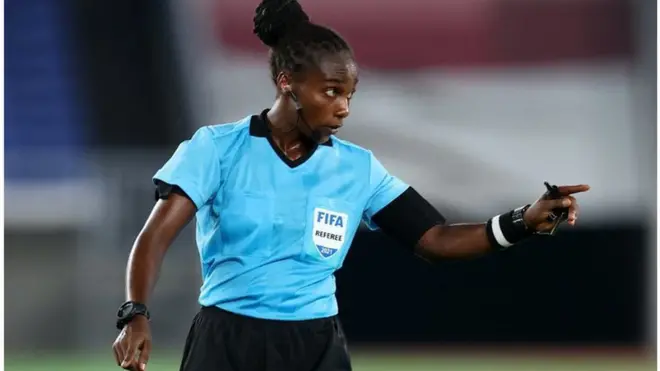 ሳሊማ፡ ኣብቲ ካብ 9 ጥሪ ጀሚሩ ኣብ ካሜሮን ዝካየድ ዘሎ 24 ሃገራውያን ጋንታታት ዝሳተፋሉ ዘለዋ ናይ ደቂ ተባዕትዮ ውድድር እያ ናይ ማእከል ዳኛ ኮይና ከተጻውት ተሓርያ ዘላ።